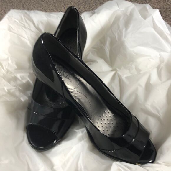 Life Stride Patent Leather Shoe - Picture 3 of 8